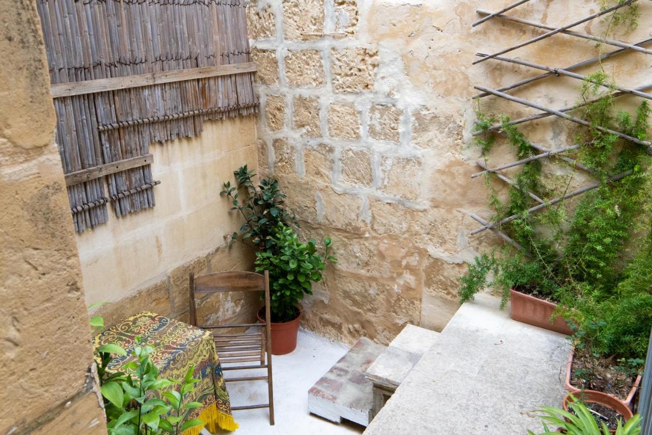 Maria Townhouse Heart Of Victoria B&B Exterior foto